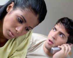 10 Tanda Anda Memacari Pria yang Salah