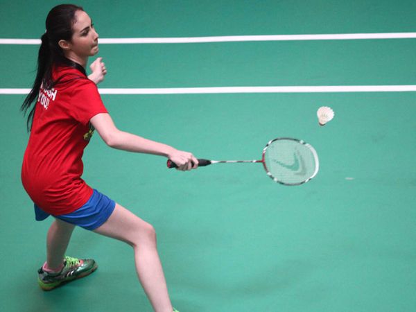 Gaya Arumi Bachsin Main Bulutangkis