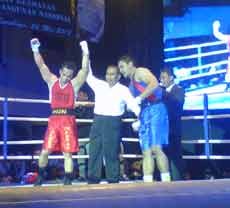 Kejurnas Tinju Amatir di Polres Tanjung Perak Undang Gelak Tawa