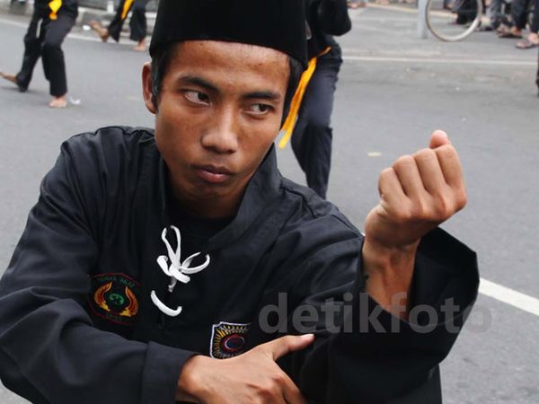 Pendekar Silat Unjuk Gigi