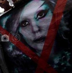 Ini Dia Alasan Lady Gaga Batalkan Konser di Jakarta