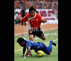 Persija berusaha meraih poin penuh untuk membalas kekalahan 0-1 di Stadion Jalak Harupat pada pertemuan pertama. Begitu juga Persib. Tim berjuluk Maung Bandung tersebut juga ingin mencuri kemenangan demi memperbaiki rekor saat bersua dengan Persija.