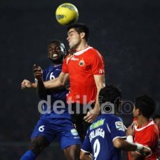 Maman Cetak Gol Di Menit ke-88, Persija-Persib Imbang