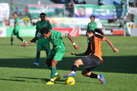 Persebaya Taklukkan Persibo 2-0