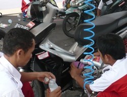 4.000 Motor Lebih Ganti Oli Gratis, Bukukan Rekor MURI