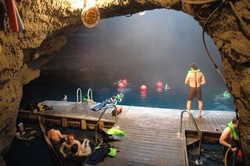 Berenang di Dalam Kawah, Berani?