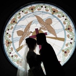 Artis-artis yang Menikah Diam-diam