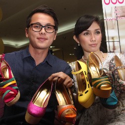 Bisnis Sepatu, Ussy & Andhika Kerap Ditipu