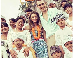 Ini Dia Foto Katalog J.Crew di Bali yang Diprotes