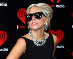 Ingin Beli Jam Rolex Palsu, Lady Gaga Kena Marah Warga Thailand