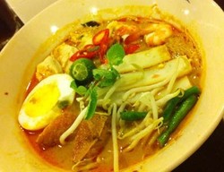 Jejak Kelezatan Baba Asam Laksa dan Mi Hoon Kari Ipoh dari Bangi