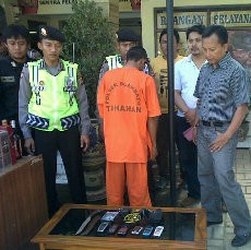 Mencoba Mencuri di Perpustakaan, Pasutri Tiga Anak Dibui