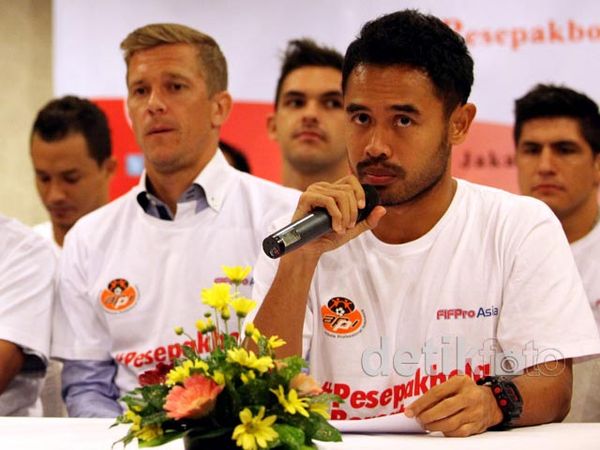 Pemain Sepak Bola Tuntut Pembayaran Gaji