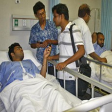 Kantor Media Online Bangladesh Diserang Pria Bergolok, 9 Wartawan Luka