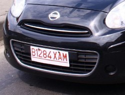 Sekarang Pakai Pelat Putih Sudah Dilarang