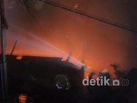 Korslet, Sebuah Rumah Kuno Terbakar