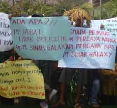 Warga Bangkingan Tuntut Lahan Makam Dicaplok PT Sinar Galaxy Dikembalikan