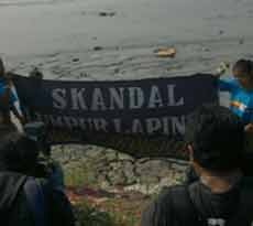 Peringati 6 Tahun Semburan, Korban Lumpur Lapindo Pasang Baliho Raksasa