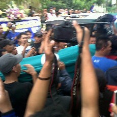 Jenazah Rangga Disambut Takbir Bobotoh
