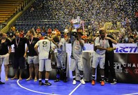 EPL All-Star Masters akhirnya tampil sebagai juara usai mengalahkan Liverpool Masters dengan skor 4-2 di final. Mohammad Resha Pratama/detikSport.