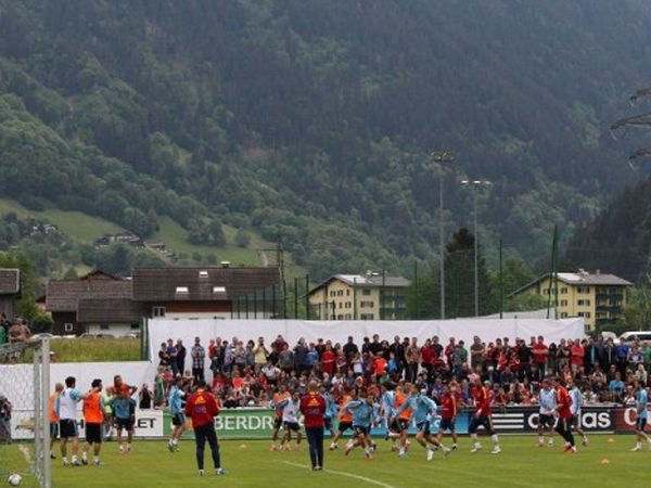 Spanyol Enjoy Berlatih di Schruns
