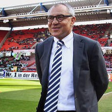 Wolfsburg Tambah Kontrak Magath