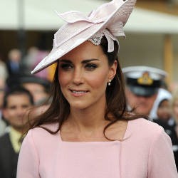 Anggunnya Kate Middleton di Pesta Kebun Ratu Elizabeth II