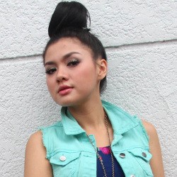 Vicky Shu Dambakan Pria yang Keras