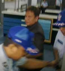 Jenguk Musyafak, Ketua Dewan dan Rombongan Tertahan di Pintu Masuk LP Porong