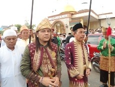 Bupati OKI Ishak Mekki Terima Gelar dari Sultan Palembang