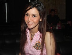 Maia Estianty Jenguk Angie di Rutan KPK