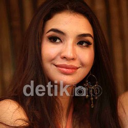 Si Jomblo Manohara