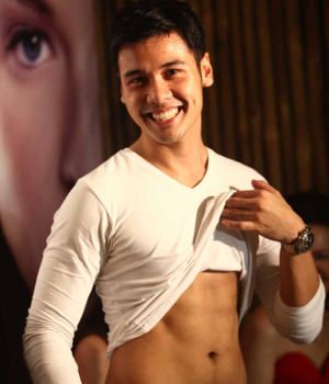 Perut Six Pack Chico Jericho