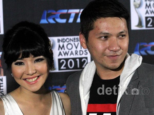Gading Marten & Gisel Makin Mesra 