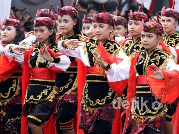 Meriahnya Perayaan Ulang Tahun Kota Surabaya