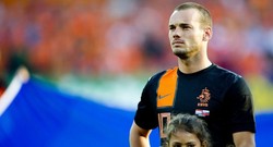 Van Marwijk Berharap Cedera Sneijder Tak Serius