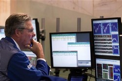 Wall Street Anjlok 1% Terseret Krisis Eropa