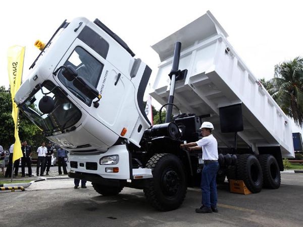 The New QUON CWB6B diluncurkan di Indonesia