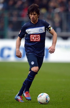 Pukul Wasit, Pemain Hertha Berlin Diskors Setahun
