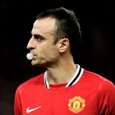 Leverkusen Tak Akan Rekrut Berbatov