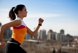Olahraga Tidak Dapat Memperbesar Payudara, Tapi Membuatnya Lebih Menarik