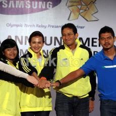 Bepe dan 3 Lainnya Ikut Bawa Obor Olimpiade 2012