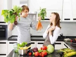 Suami Makan Sayur Demi Menghindari Pertengkaran