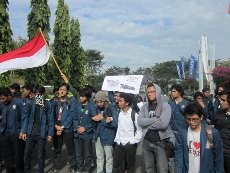 Ratusan Mahasiswa Undip Demo Tarif Tunggal, Cemas Biaya Kuliah Naik