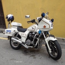 Nekat! Pencuri Mobil Kabur dengan Motor Polisi Malaysia