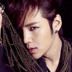 Promo Album, Jang Geun Suk Pasang Iklan 8 Halaman di Koran Jepang