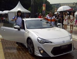 Bos Toyota Sumringah 86 Laris