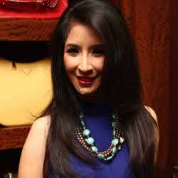 Novita Angie Disiplin Soal Pendidikan Anak