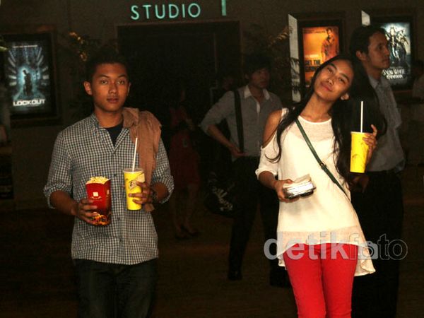 Kepergok di Bioskop Bareng Pacar, Alika Princess Malu-malu