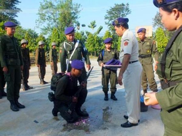 Tradisi Pembaretan Resimen Mahasiswa 907